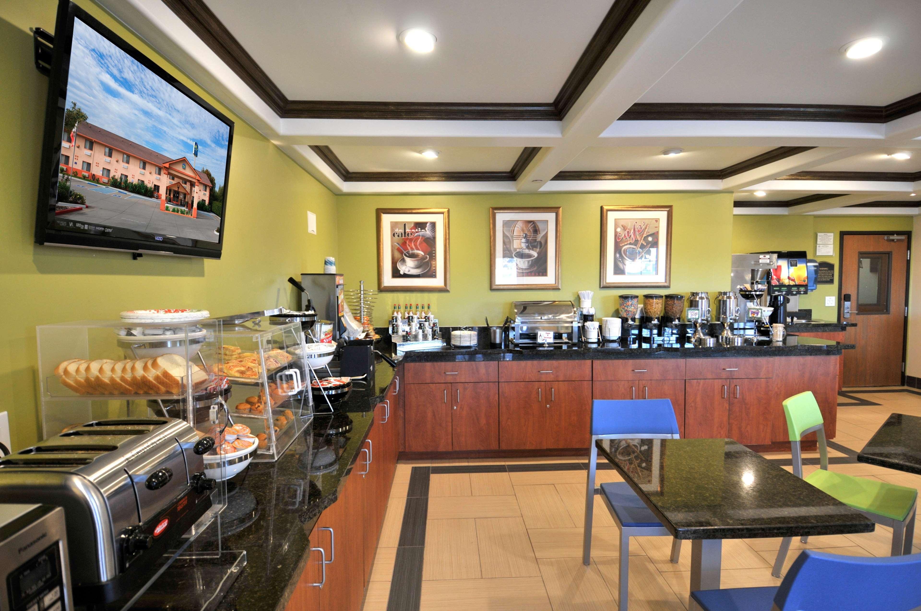 Best Western Antelope Inn & Suites Red Bluff Extérieur photo