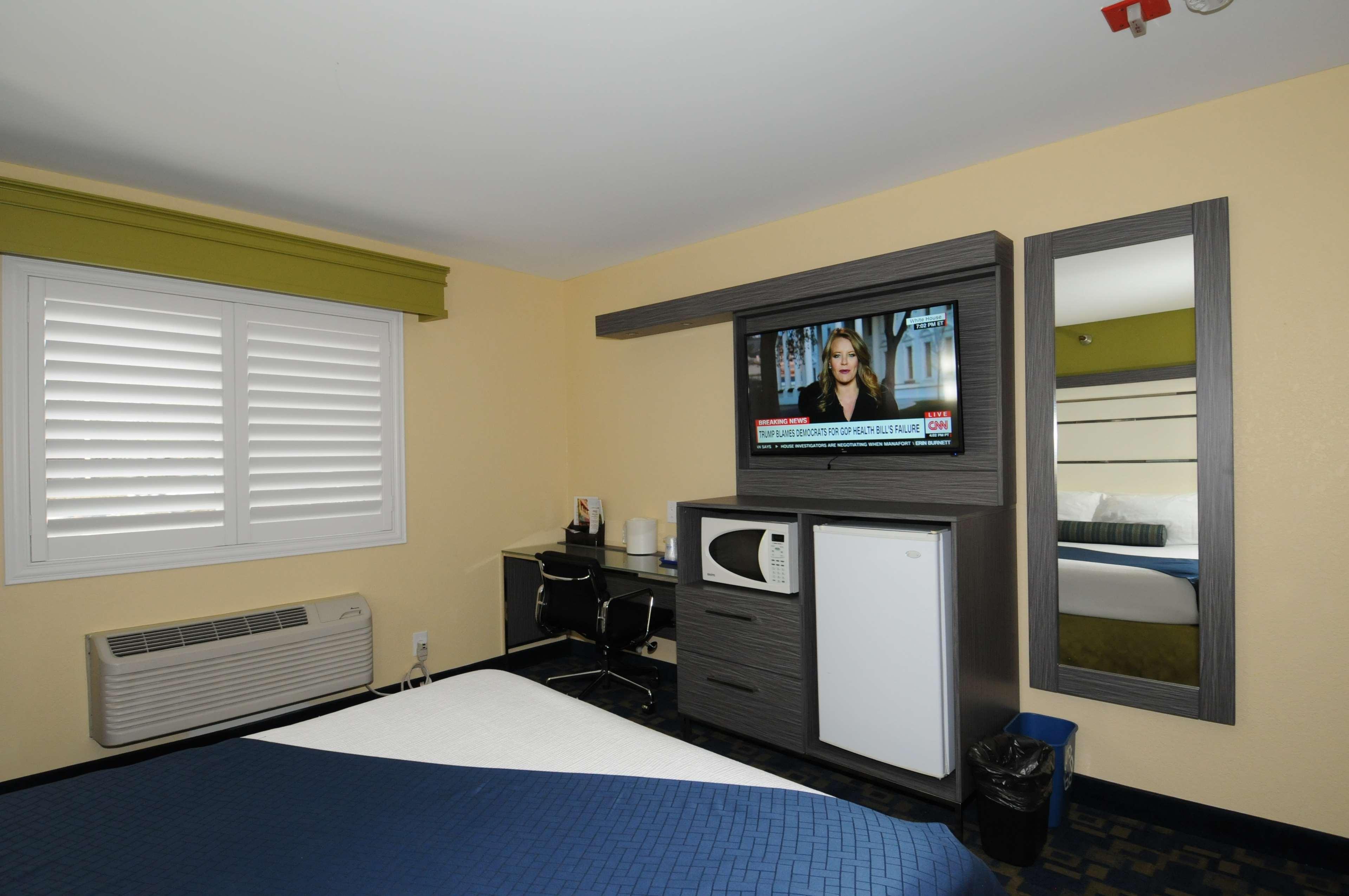 Best Western Antelope Inn & Suites Red Bluff Extérieur photo