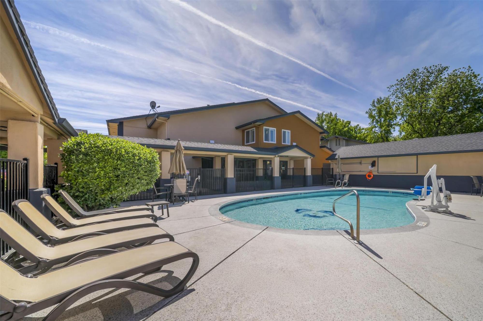 Best Western Antelope Inn & Suites Red Bluff Extérieur photo
